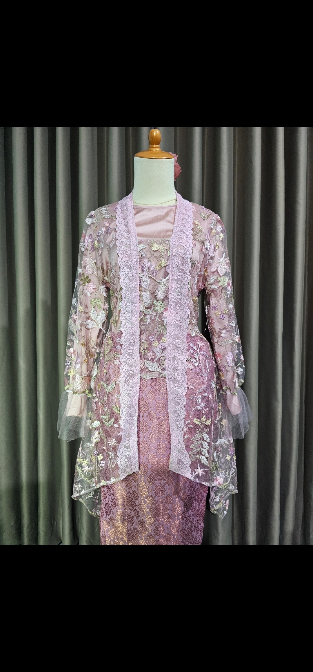 Kebaya flower pink